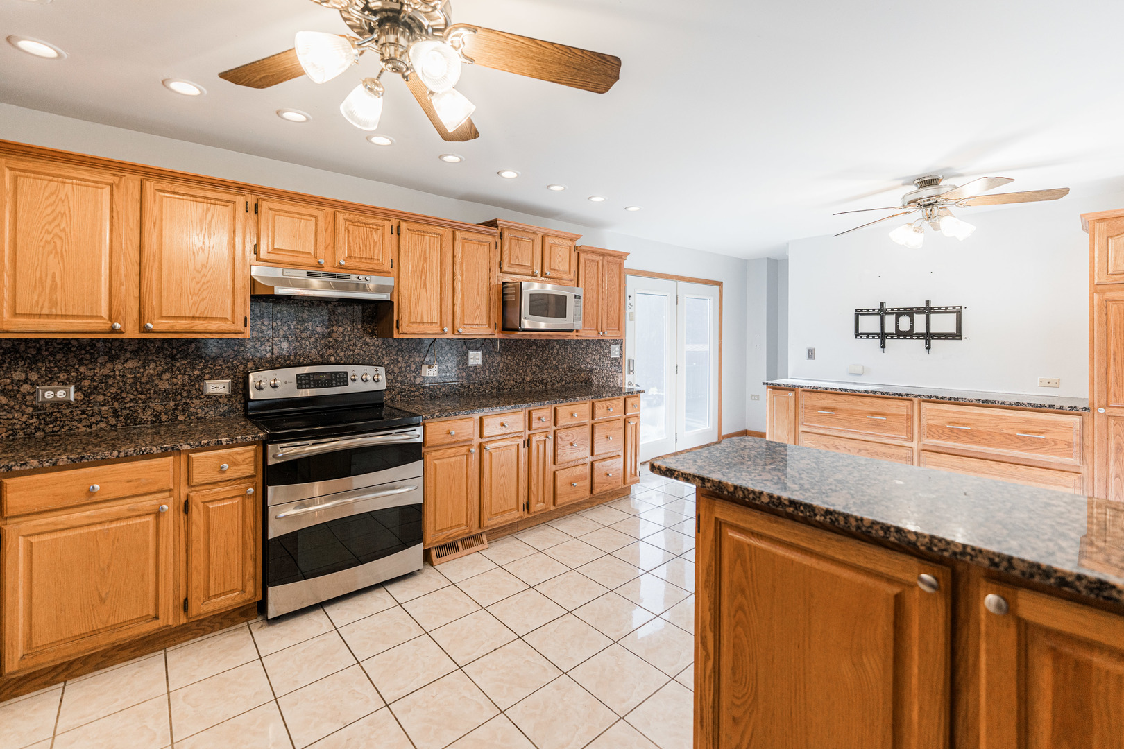 4N427 3rd Avenue Addison, IL 60101 - Photo 8 of 34 Gallery Image 8
