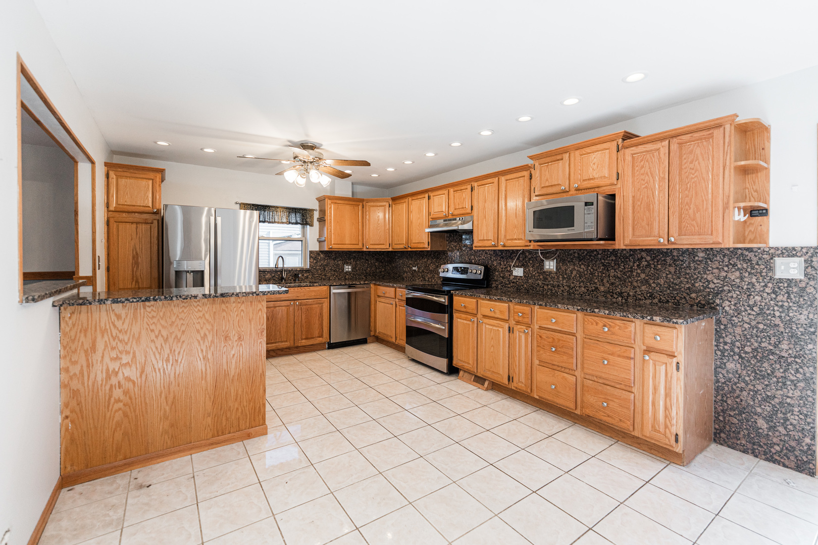 4N427 3rd Avenue Addison, IL 60101 - Photo 9 of 34 Gallery Image 9