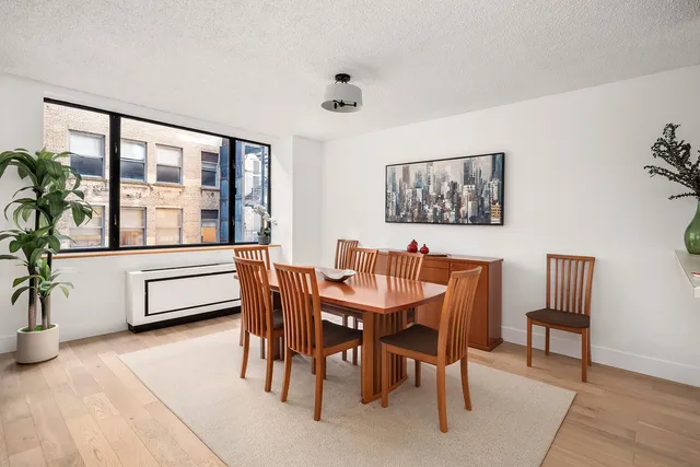$1,389,000 | 30 West 61st Street, Unit 7A | Upper West Side