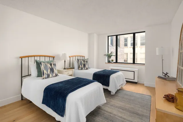 $1,389,000 | 30 West 61st Street, Unit 7A | Upper West Side