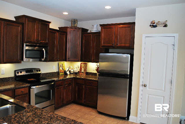 11188 Roanoke Loop Daphne, AL 36526 - Photo 10 of 40 Kitchen