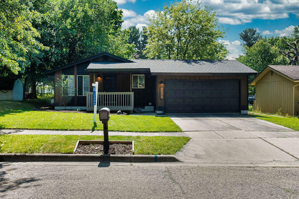 2410 Robinson Road Lansing, MI 48910 - Photo 1 of 40 61Z_9046-Edit