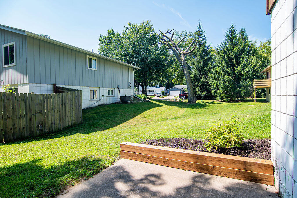 2410 Robinson Road Lansing, MI 48910 - Photo 35 of 40 61Z_9011