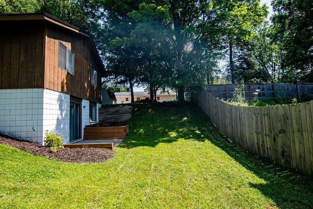 2410 Robinson Road Lansing, MI 48910 - Photo 39 of 40 61Z_9017