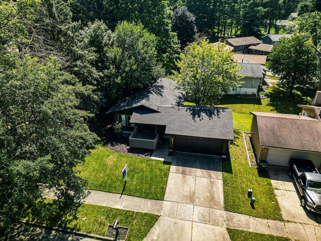 2410 Robinson Road Lansing, MI 48910 - Photo 5 of 40 DJI_0257