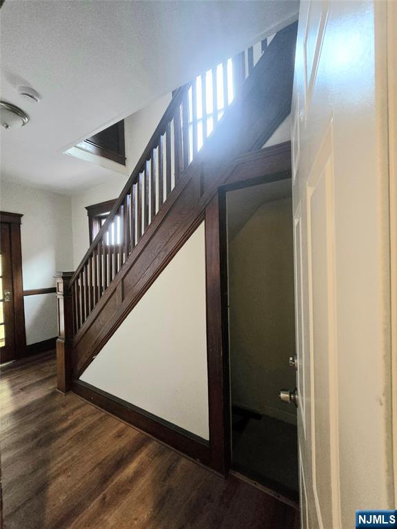 218 8th Street Fairview, NJ 07022 - Photo 4 of 31