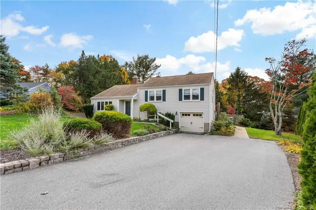 $3,900 | 4 Woodvale Road, Branford, CT 06405