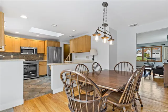 $3,900 | 4 Woodvale Road, Branford, CT 06405