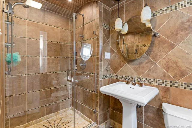 $3,900 | 4 Woodvale Road, Branford, CT 06405