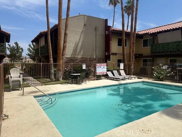 a view of back yard of the house