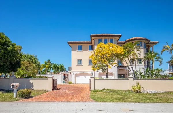 $3,000,000 | 219 Anglers Drive South, Marathon, FL 33050