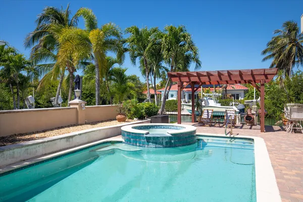 $3,000,000 | 219 Anglers Drive South, Marathon, FL 33050