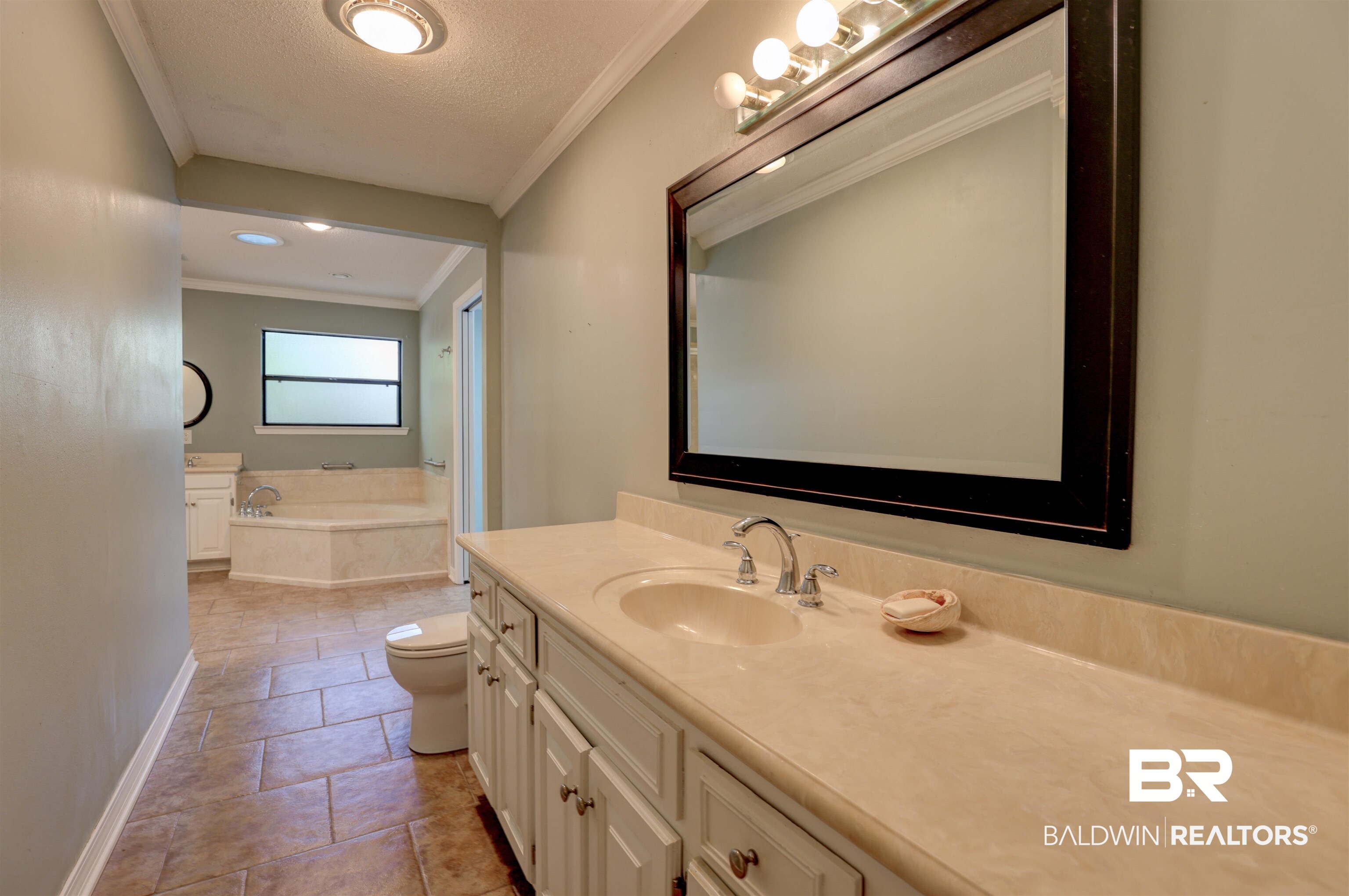 7312 Wild Oaks Road Fairhope, AL 36532 - Photo 18 of 32 Primary Bathroom