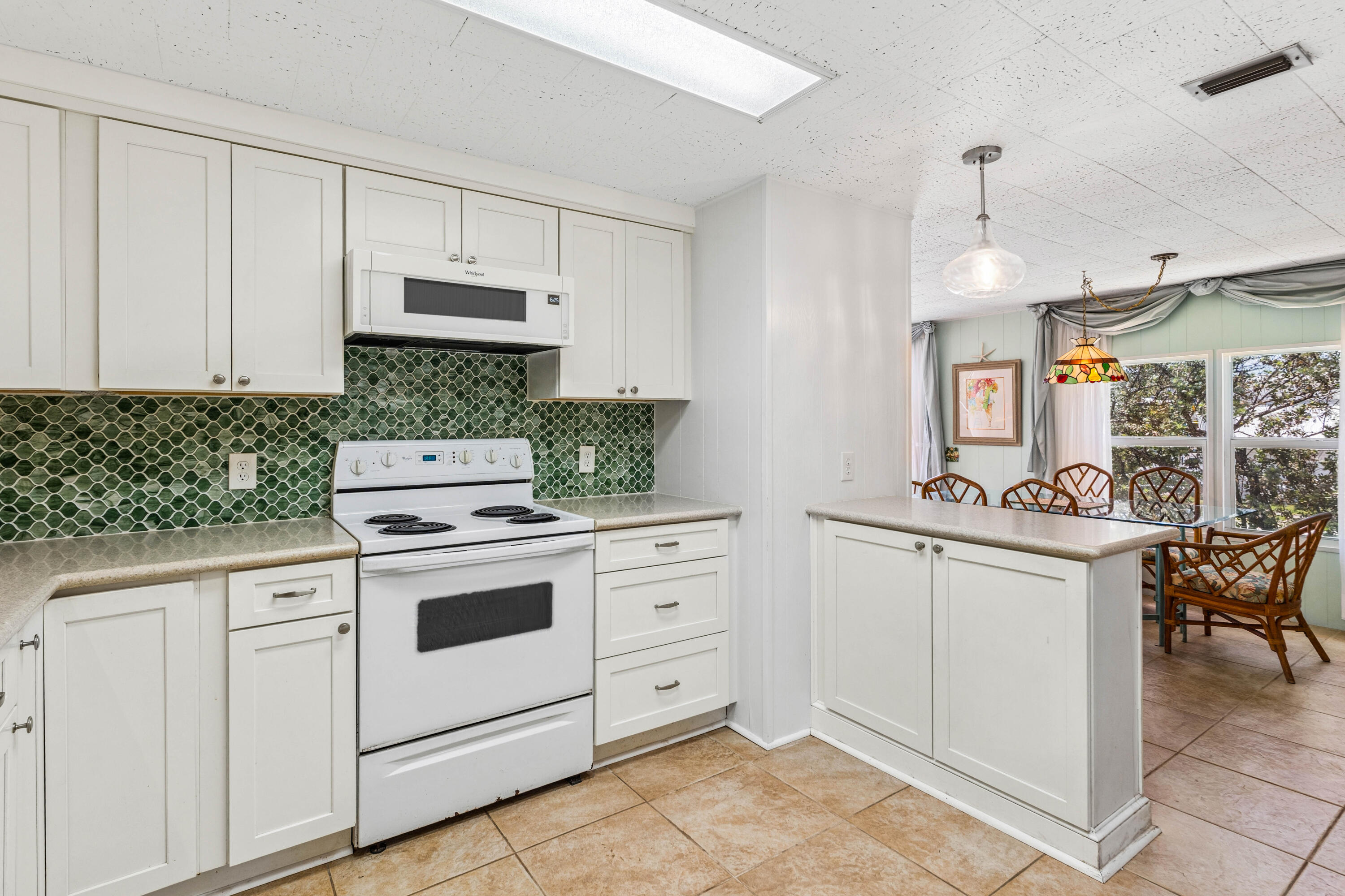 205 South Ibis Drive, Unit R Briny Breezes, FL 33435 - Photo 7 of 20 010-205SouthIbisDrive-R-BrinyBreezes-FL-