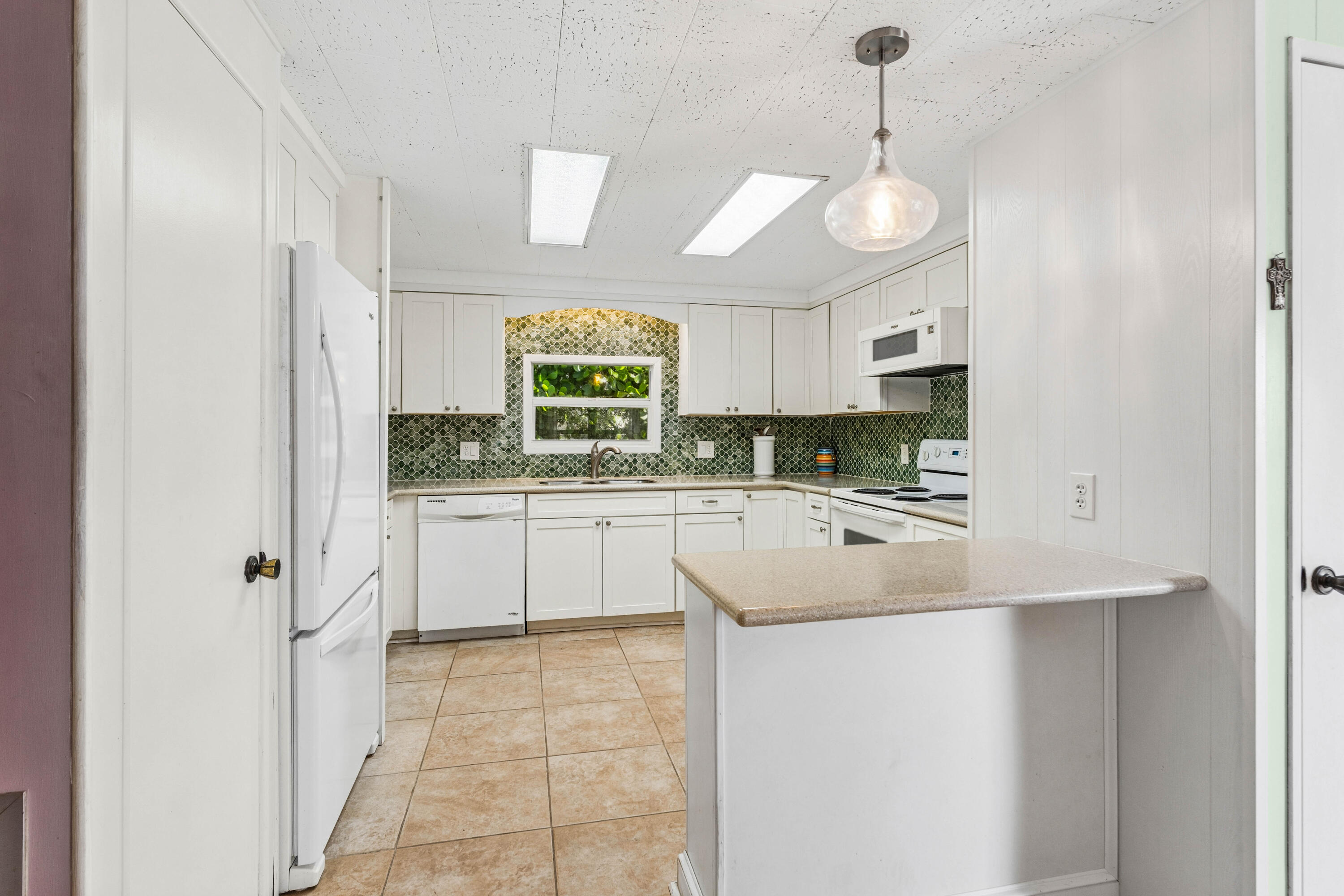 205 South Ibis Drive, Unit R Briny Breezes, FL 33435 - Photo 9 of 20 012-205SouthIbisDrive-R-BrinyBreezes-FL-