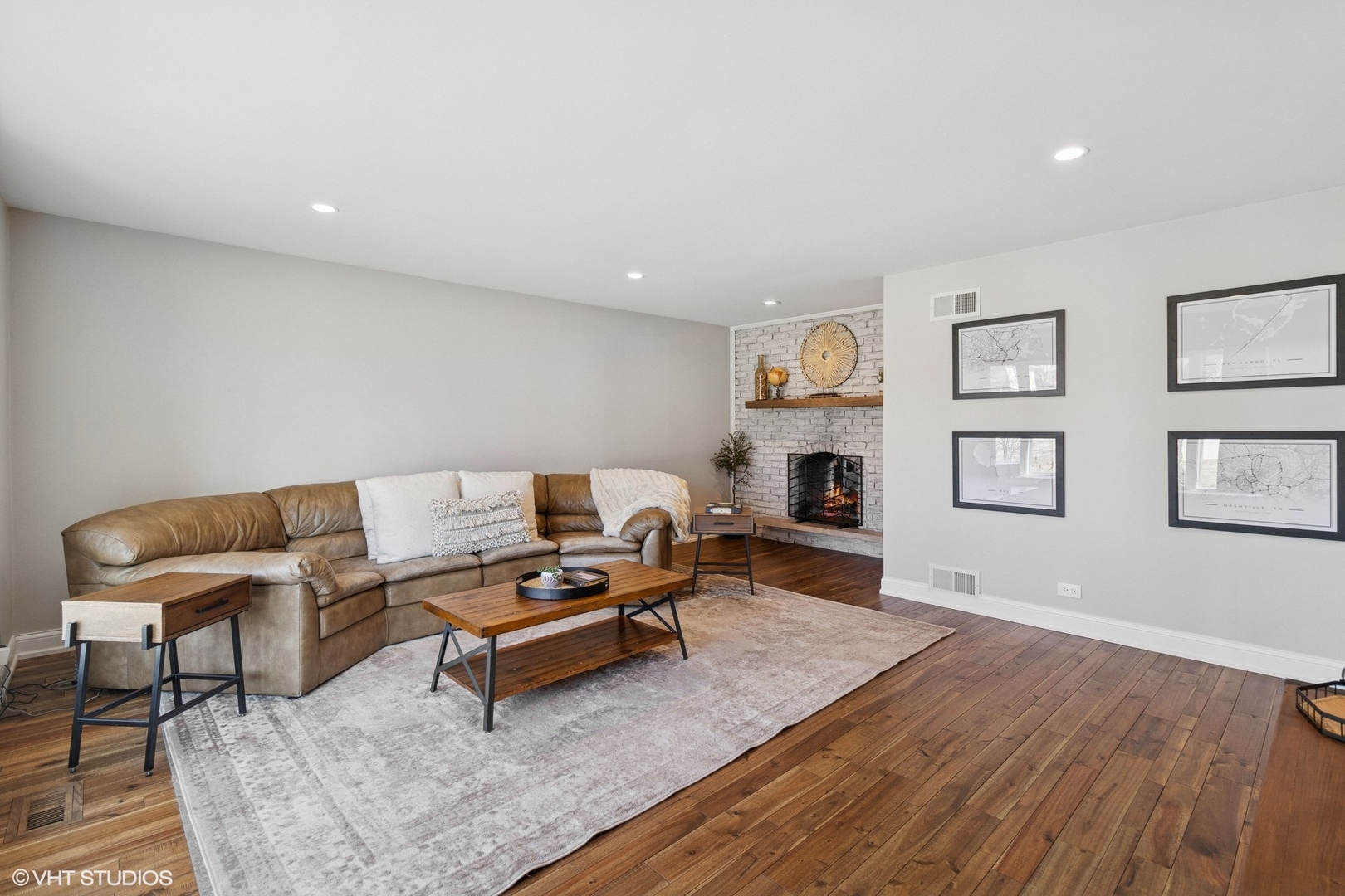 3N151 Ridgeview Street West Chicago, IL 60185 - Photo 3 of 38 Gallery Image 3