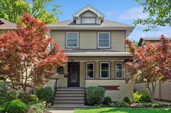 $725,000 | 640 Clarence Avenue, Oak Park, IL 60304