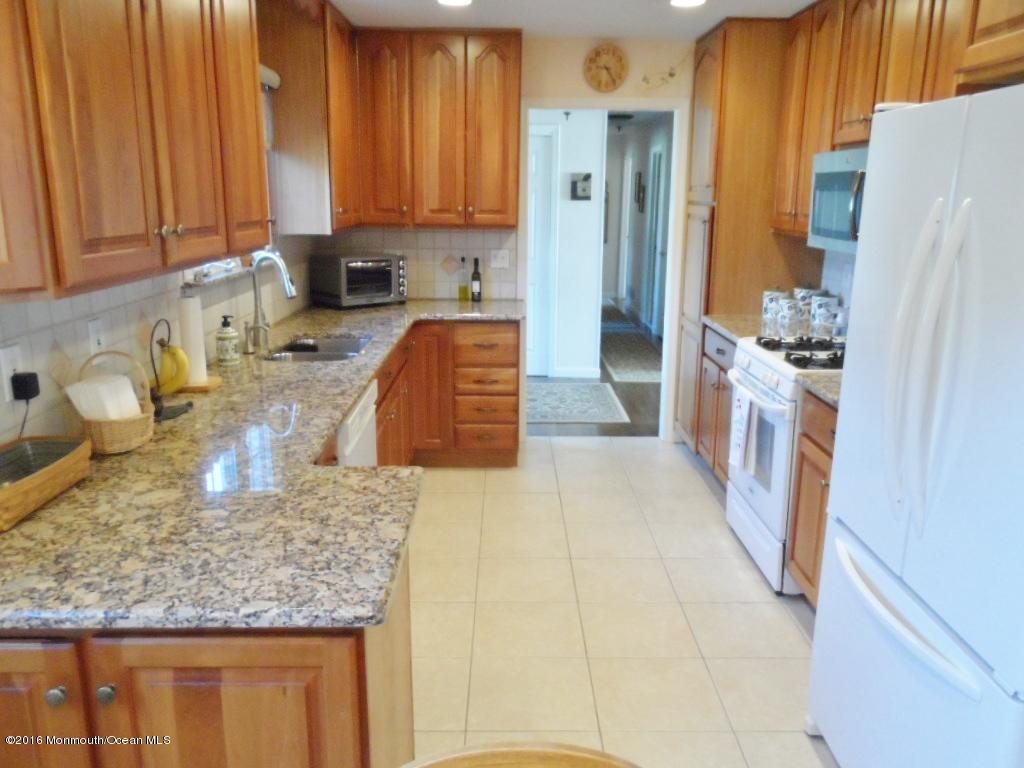 105 Lancaster Road Freehold, NJ 07728 - Photo 5 of 20 Kitchen