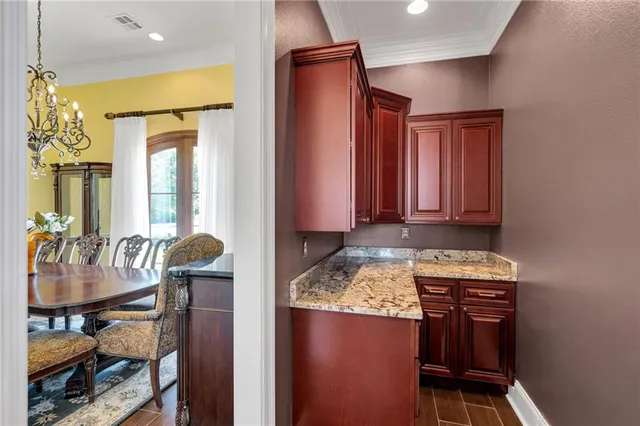 $585,000 | 136 Jennifer Lane, Laplace, LA 70068