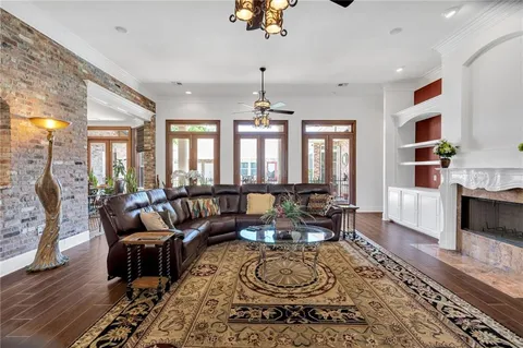 $585,000 | 136 Jennifer Lane, Laplace, LA 70068