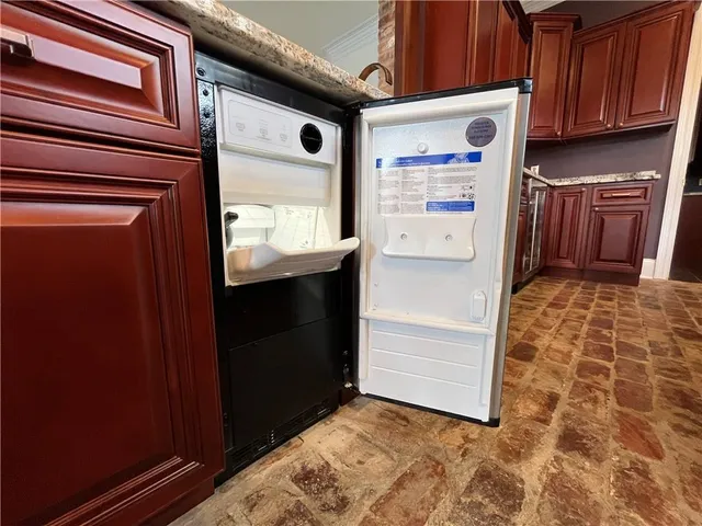 $585,000 | 136 Jennifer Lane, Laplace, LA 70068