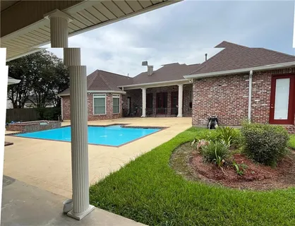 $585,000 | 136 Jennifer Lane, Laplace, LA 70068