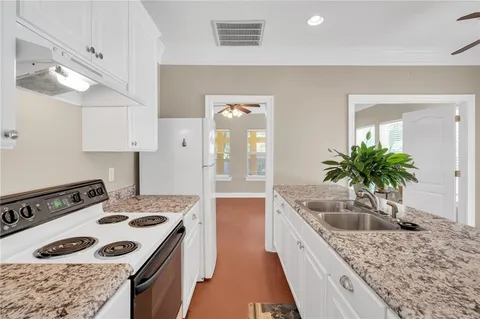 $585,000 | 136 Jennifer Lane, Laplace, LA 70068