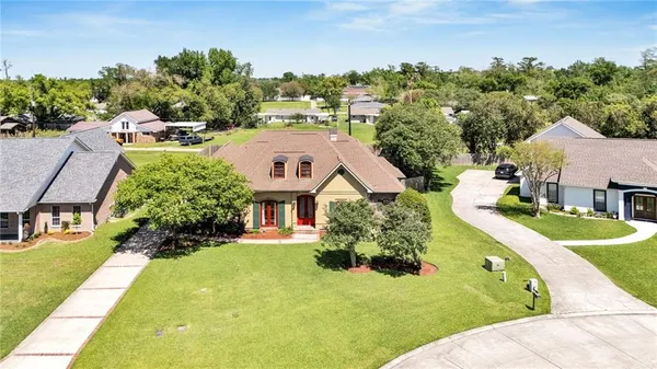 $585,000 | 136 Jennifer Lane, Laplace, LA 70068