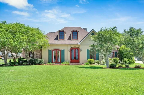 $585,000 | 136 Jennifer Lane, Laplace, LA 70068