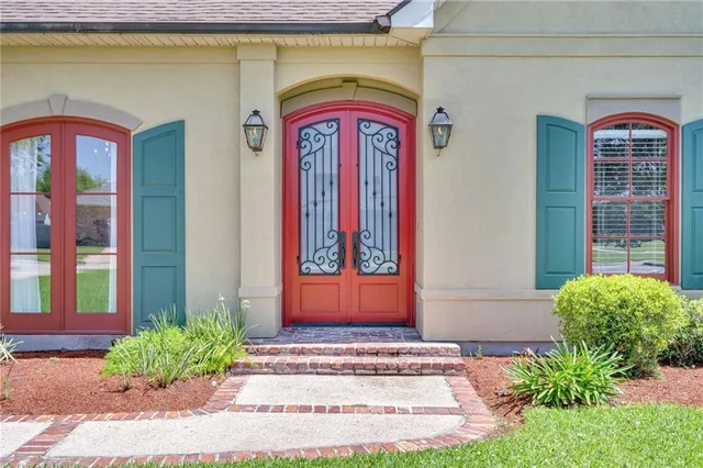 $585,000 | 136 Jennifer Lane, Laplace, LA 70068