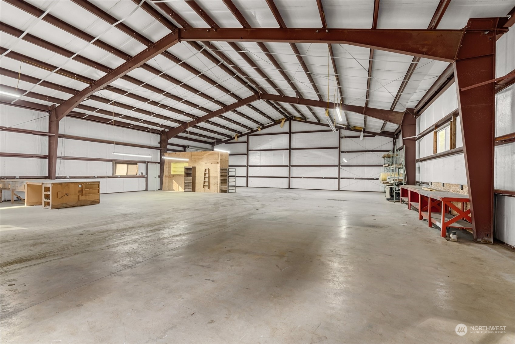 47 Zowadski Road Raymond, WA 98577 - Photo 34 of 40 a view of an empty room with a balcony