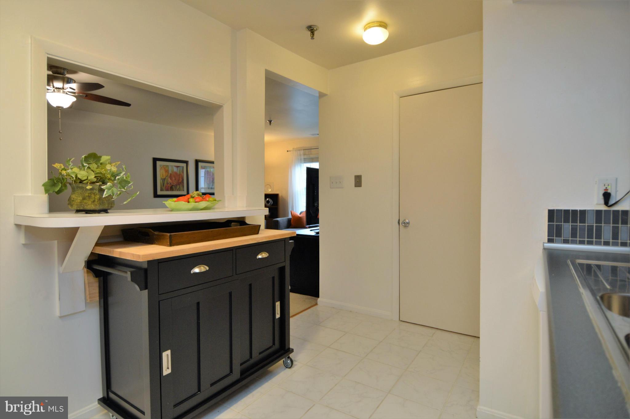 13145 Broadmore Road Silver Spring, MD 20904 - Photo 4 of 25 Kitchen