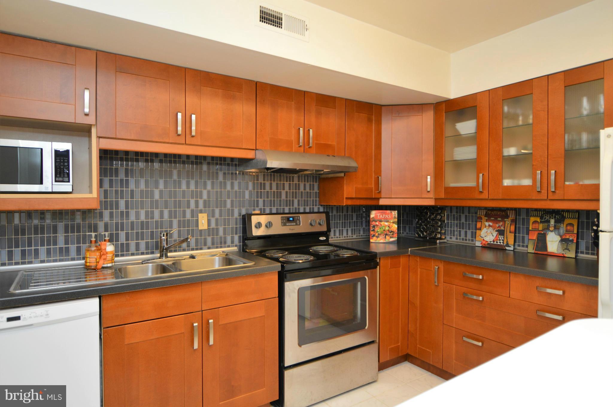 13145 Broadmore Road Silver Spring, MD 20904 - Photo 7 of 25 Kitchen