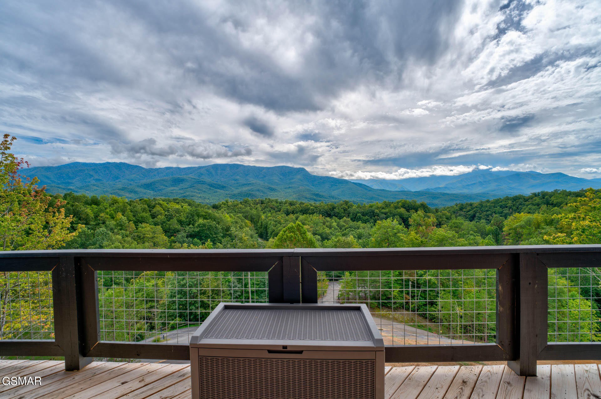621 Big Bear Ridge Road Gatlinburg, TN 37738 - Photo 2 of 35