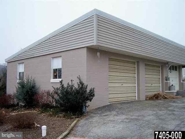 8976 Orchard Road Spring Grove, PA 17362 - Photo 16 of 19