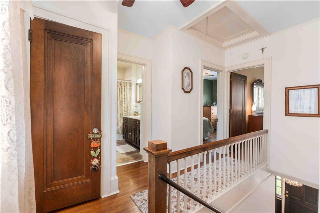 201 4th Street Beaver, PA 15009 - Photo 19 of 50 a view of a hallway with entryway door