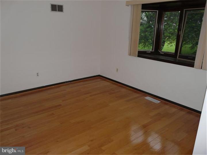 565 Middletown Road Media, PA 19063 - Photo 10 of 25 Bedroom 3