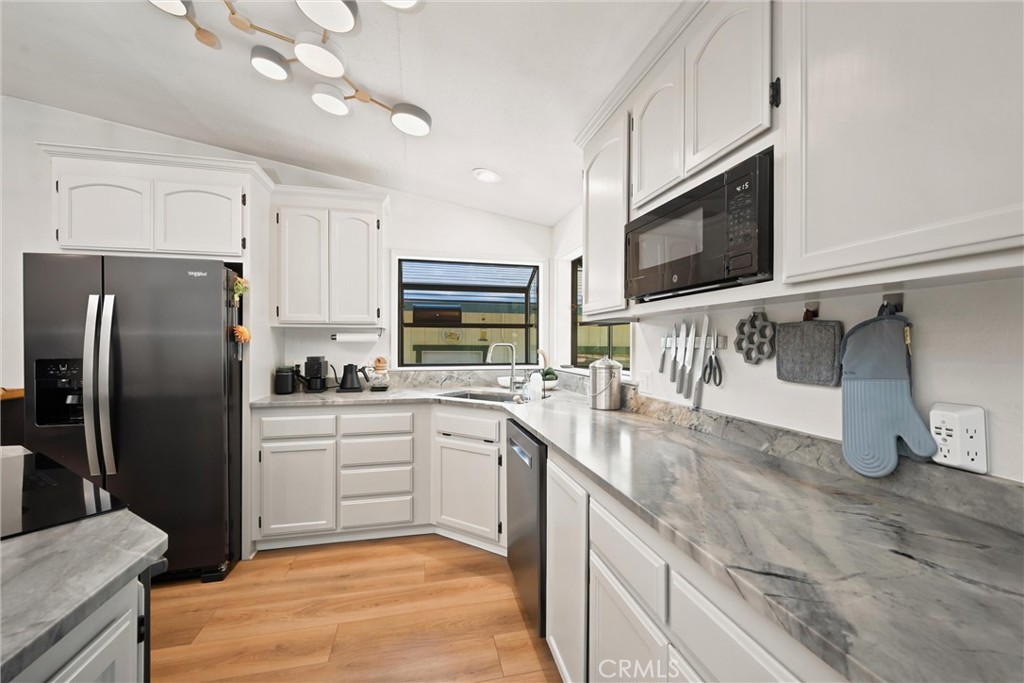 11240 Loch Lomond Road Middletown, CA 95461 - Photo 14 of 54