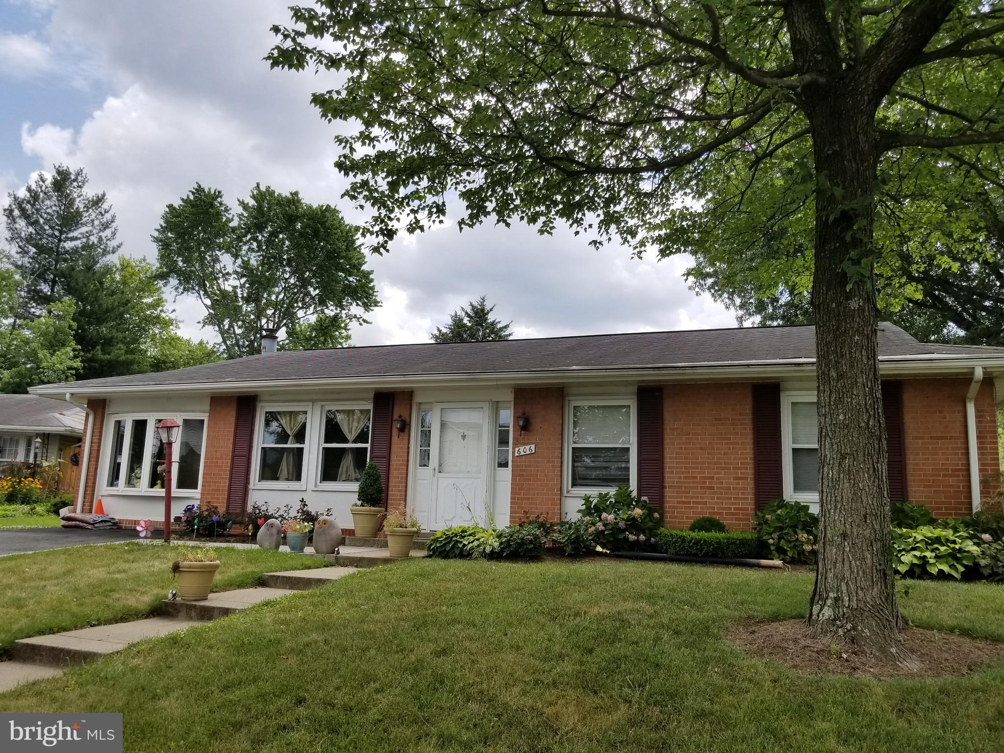 606 East Poplar Road Sterling, VA 20164 - Photo 1 of 10 Gallery Image 1