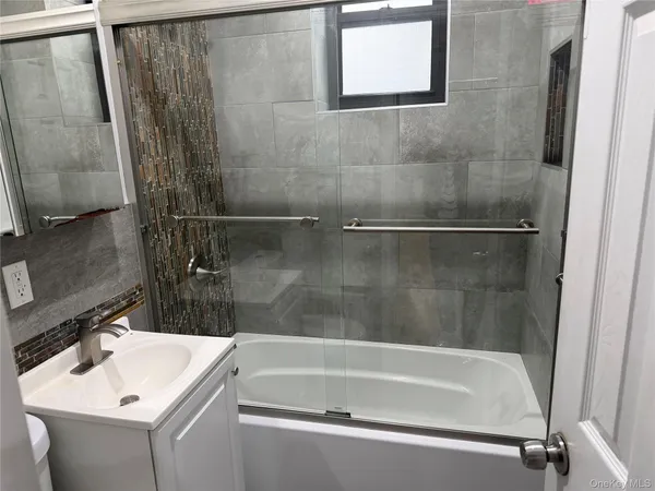 $1,500 | 9 Argyle Road | Caton Park