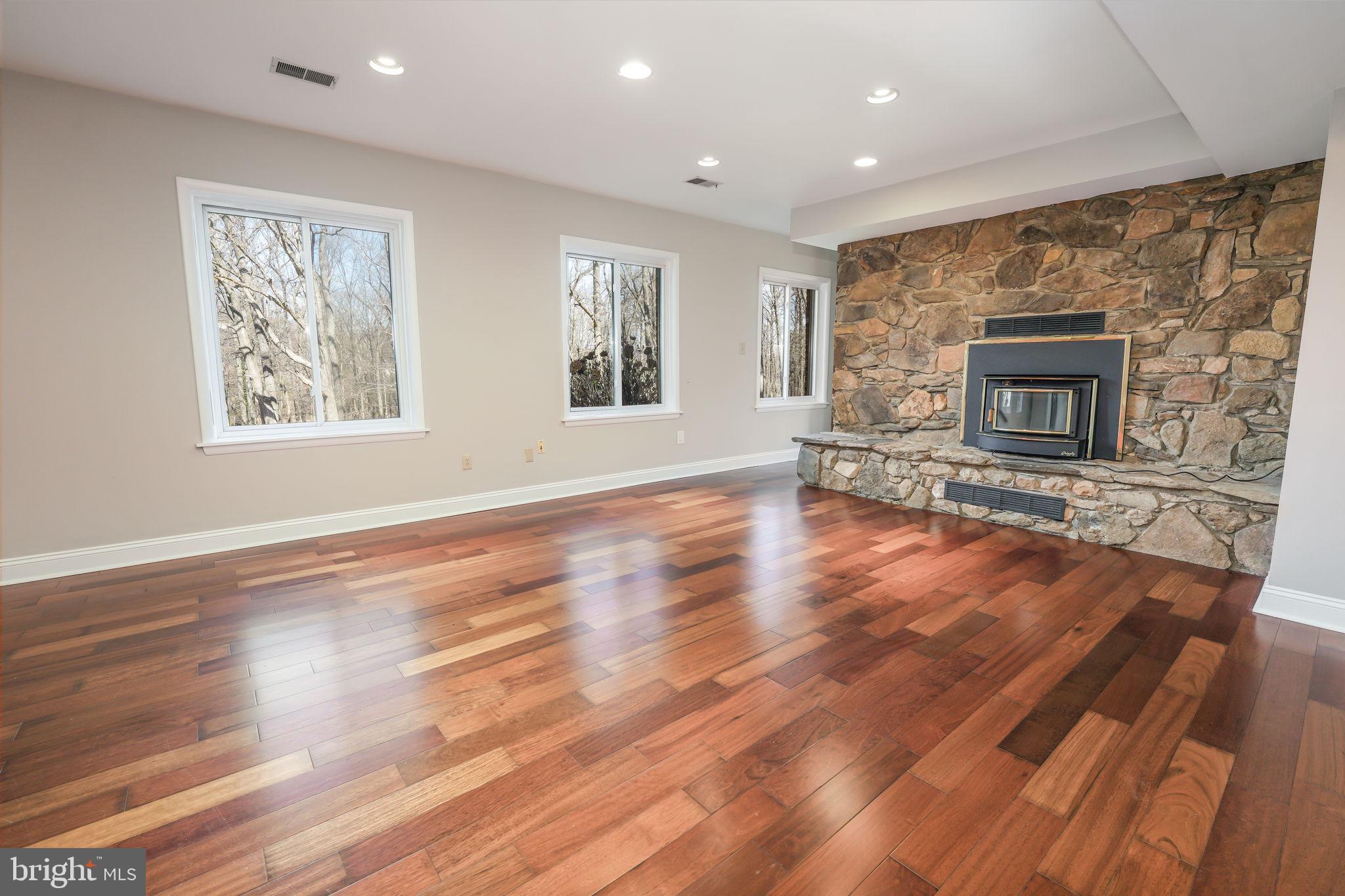 6239 Beverleys Mill Road Broad Run, VA 20137 - Photo 31 of 70 sunlight downstairs family room