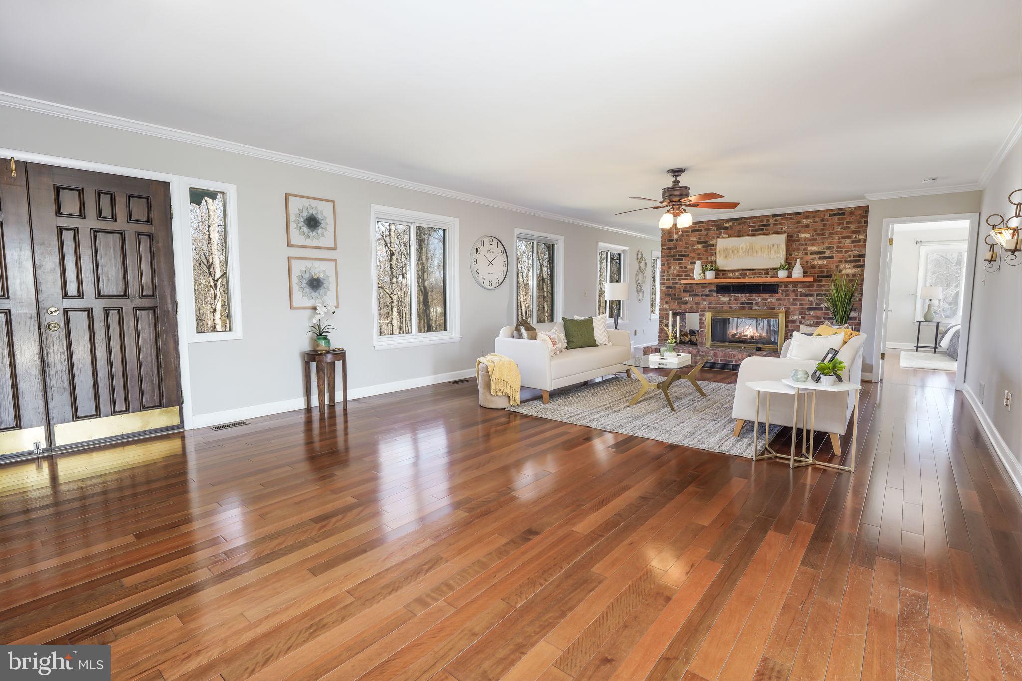 6239 Beverleys Mill Road Broad Run, VA 20137 - Photo 5 of 70 upstairs living room
