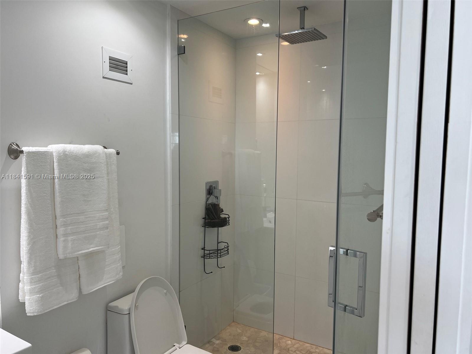 100 Lincoln Road, Unit 1601 Miami Beach, FL 33139 - Photo 16 of 57