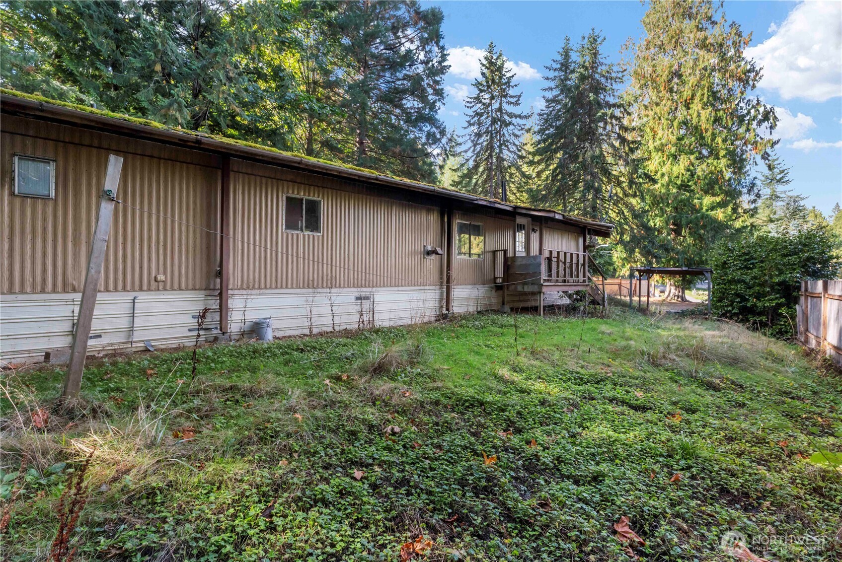 5128 335th Lane Southeast Fall City, WA 98024 - Photo 15 of 36 a backyard of a house with lots of green space