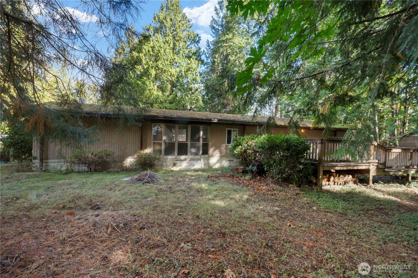 5128 335th Lane Southeast Fall City, WA 98024 - Photo 18 of 36 a front view of a house with garden