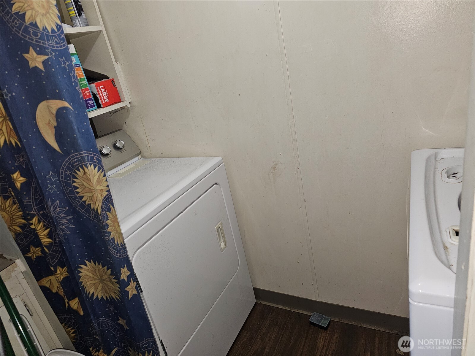 5128 335th Lane Southeast Fall City, WA 98024 - Photo 26 of 36 a utility room with dryer and washer