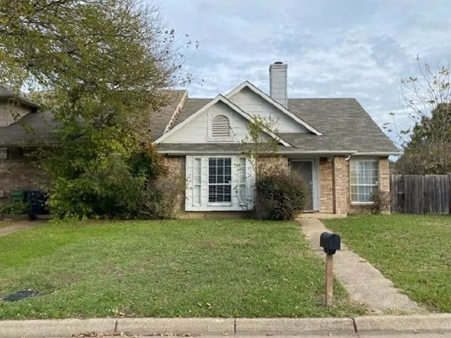 $295,800 | 6611 Olivewood Drive, Arlington, TX 76001
