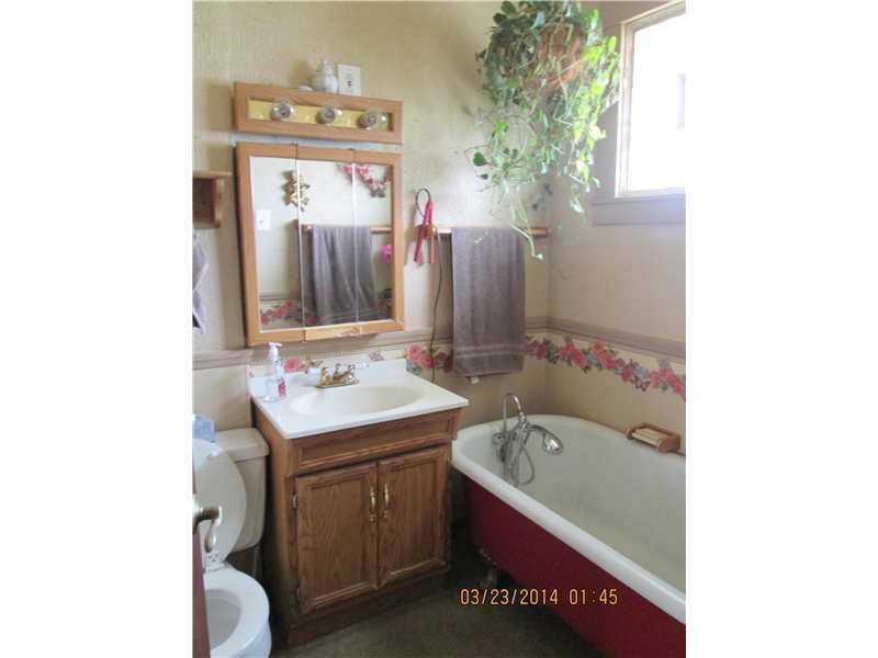 437 Routh Street Monroeville, PA 15146 - Photo 9 of 10 Master Bath/Spa.