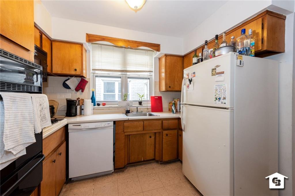 547 2nd Street Brooklyn, NY 11215 - Photo 4 of 18