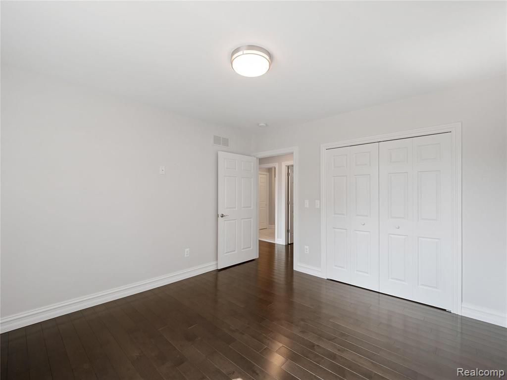 2446 Eastern Avenue Rochester Hills, MI 48307 - Photo 37 of 48